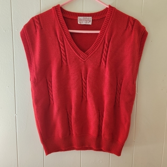 Pendleton Red Cable Knit Vest - Picture 1 of 9